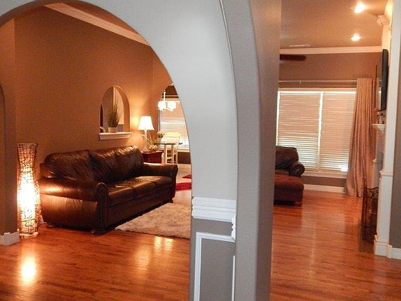 4th image of 2212 S 18th Pl