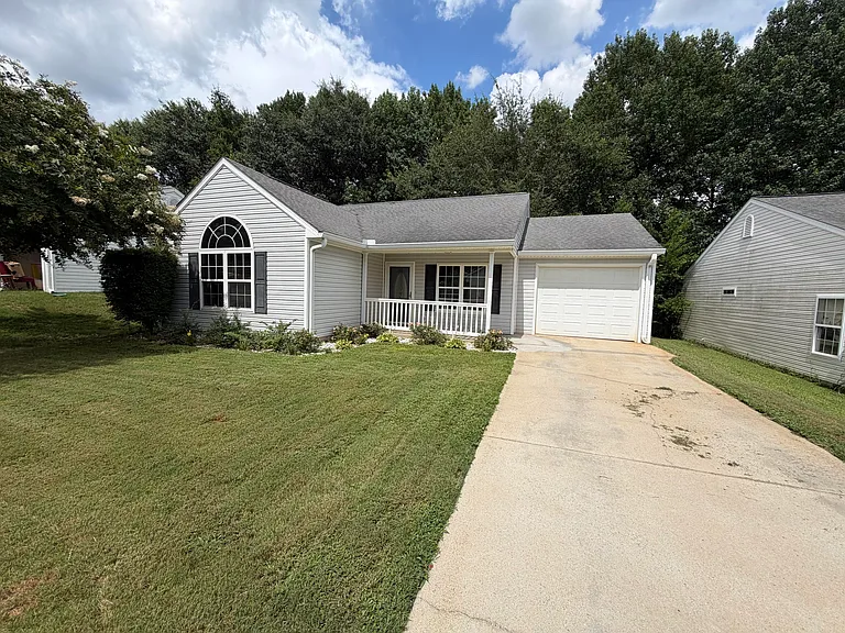219 Long Creek Dr — Photo 1