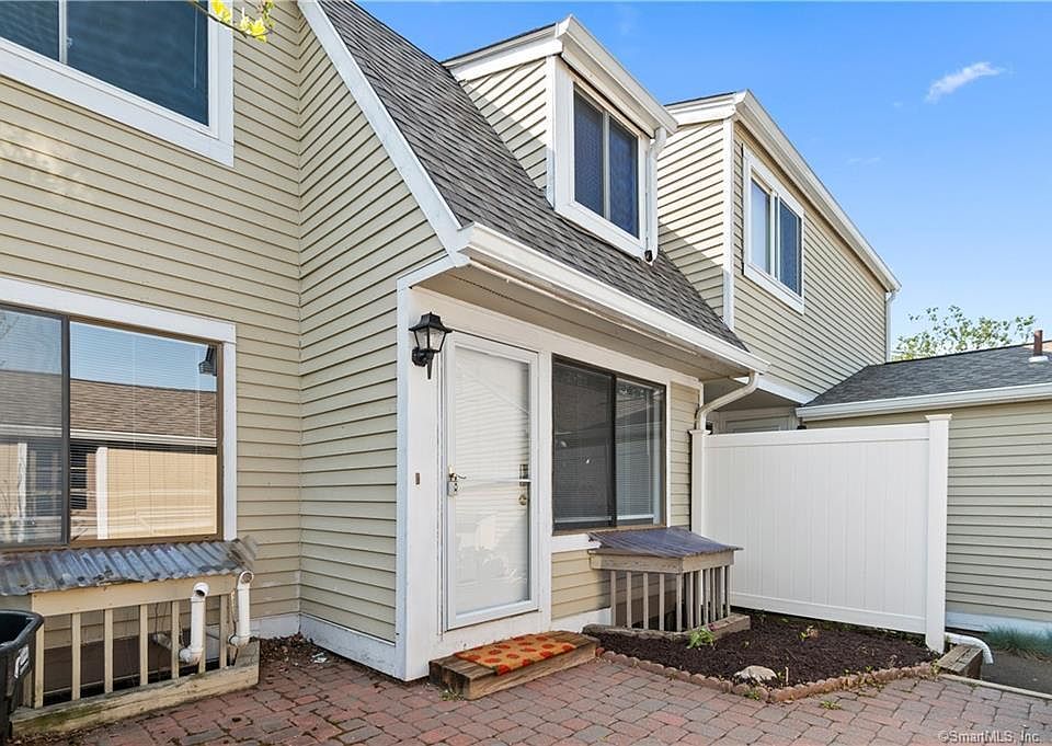 1st image of 624 Longfellow Drive #624