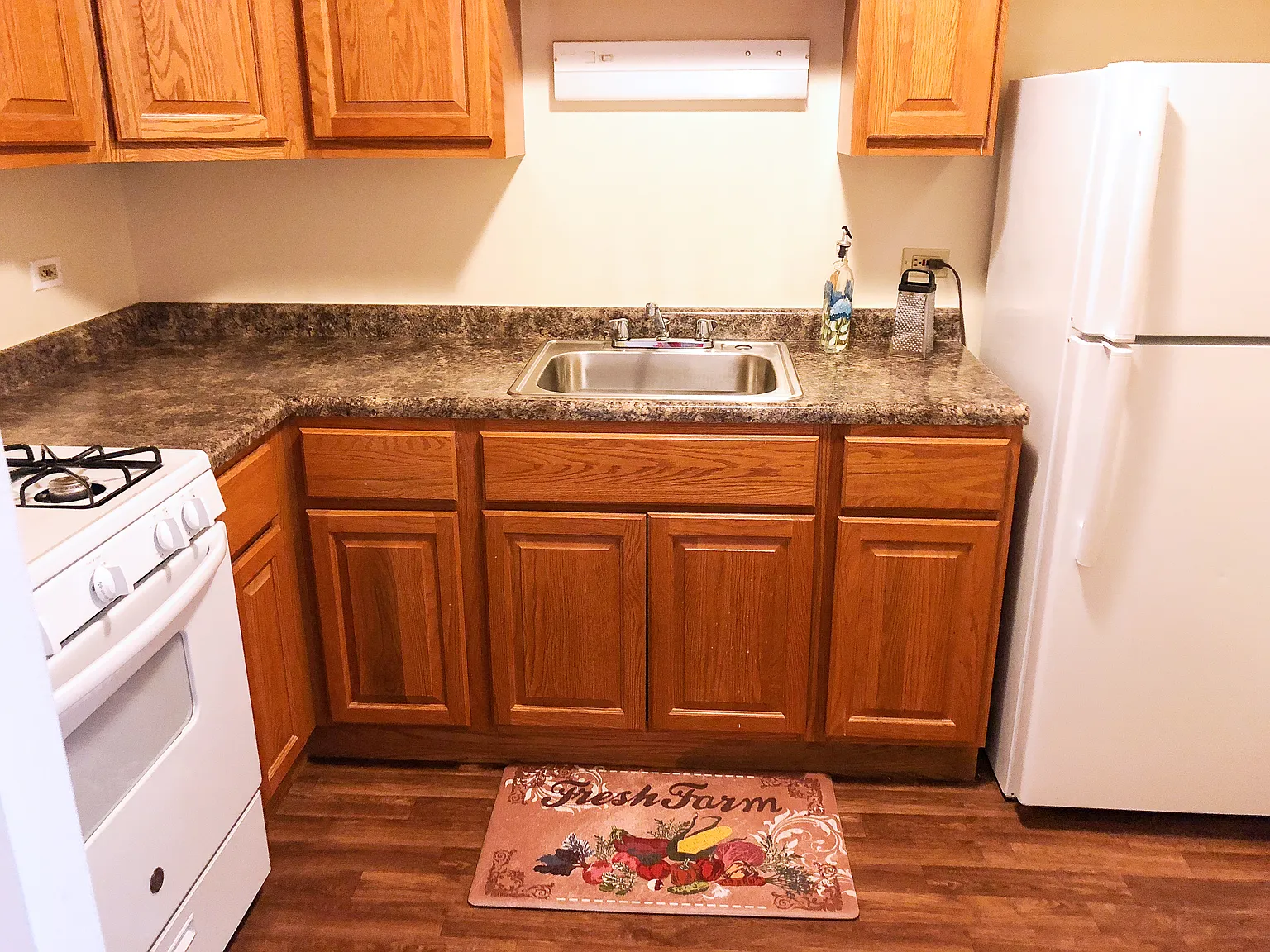Hyde Park West Apartments & Townhomes — Photo 4