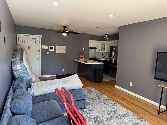 4th image of 34-31 33rd St #3C