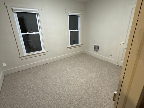 4th image of 152 Orange St
