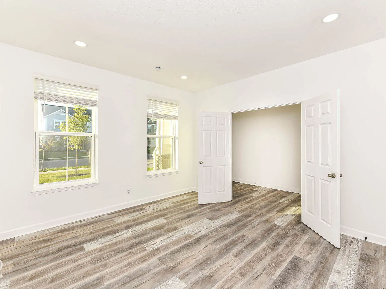 5 bed, 3.0 bath, 3170 sqft, $2,449 — Photo 4