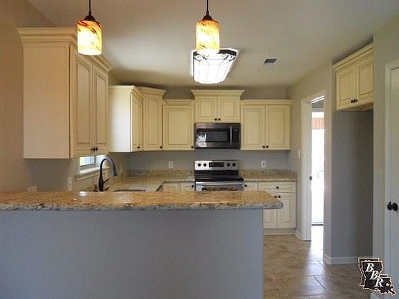 4th image of 391 Galvez Ln