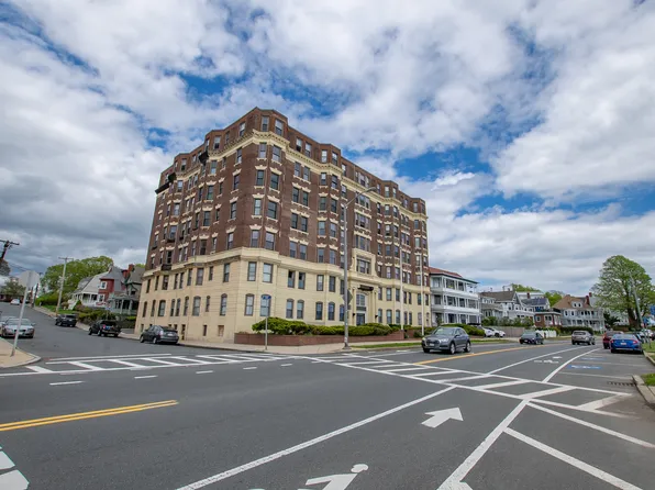 285 Lynn Shore Dr APT 302, Lynn, MA 01902