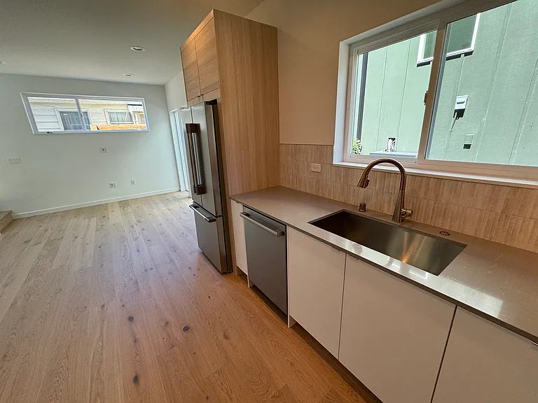 1407 E Alder St — Photo 7