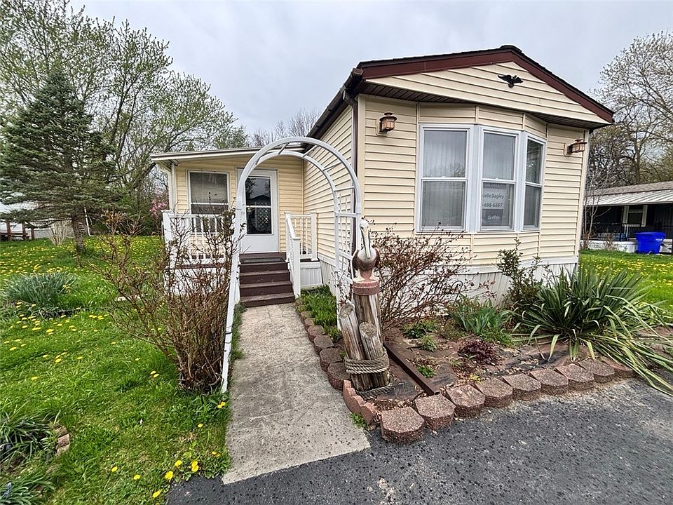 1st image of 213 Crabapple Dr