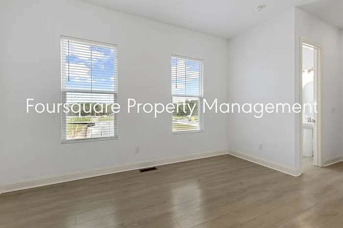 1424 Grove Village Rd — Photo 25