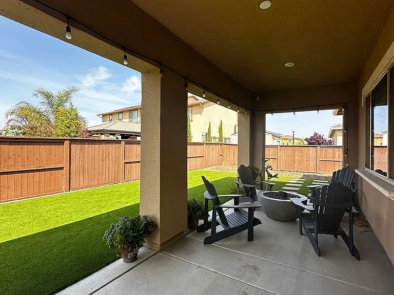 2305 Banks Dr — Photo 49