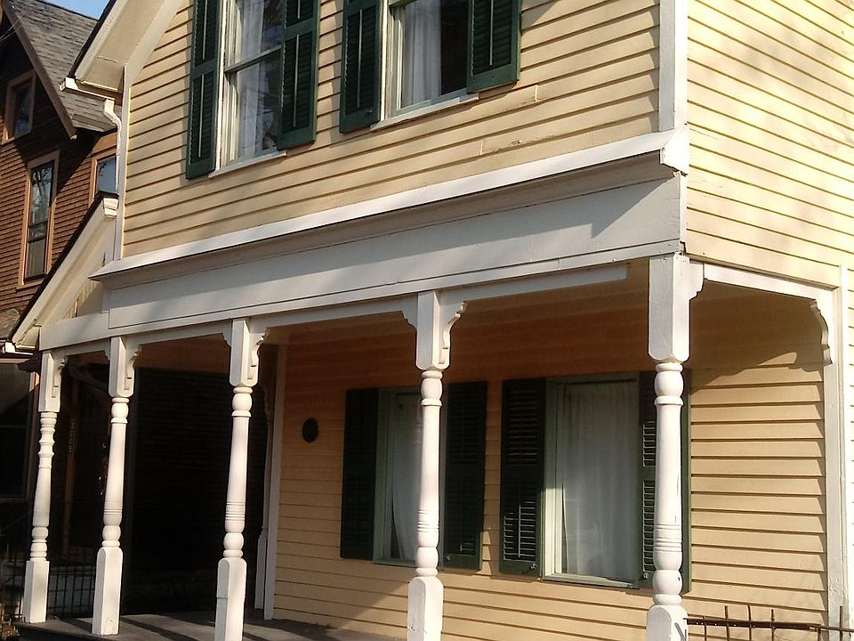 2nd image of 3007 Bridge Ave