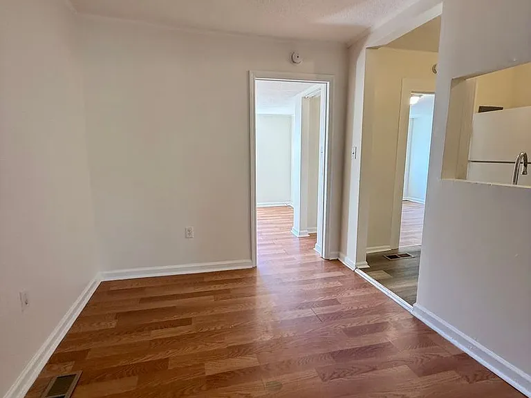 3208 Dodds Ave — Photo 6