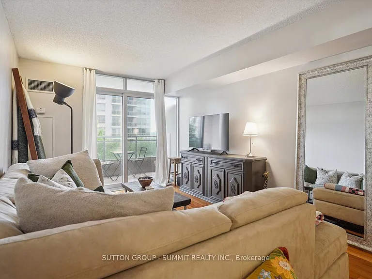 5229 Dundas St W #511 — Photo 7