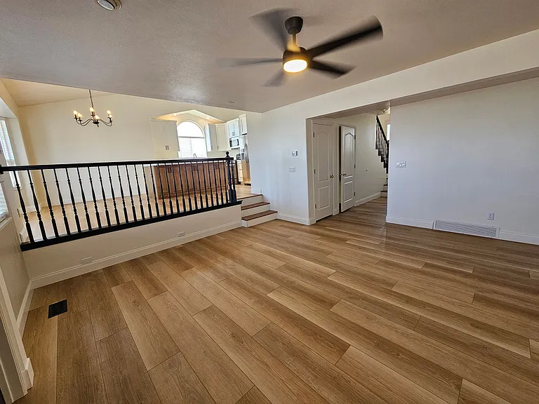 4698 Colander Dr — Photo 29