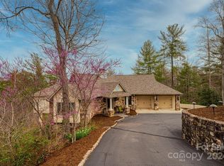1330 10th Street Cir NW, Hickory, NC 28601