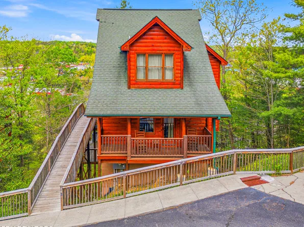 442 Big Bear Way, Pigeon Forge, TN 37863