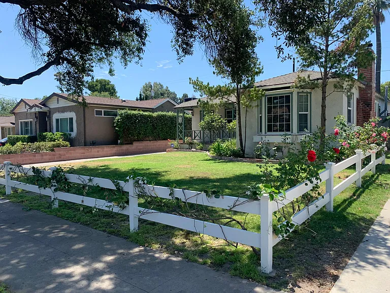 725 N Fairview St — Photo 2