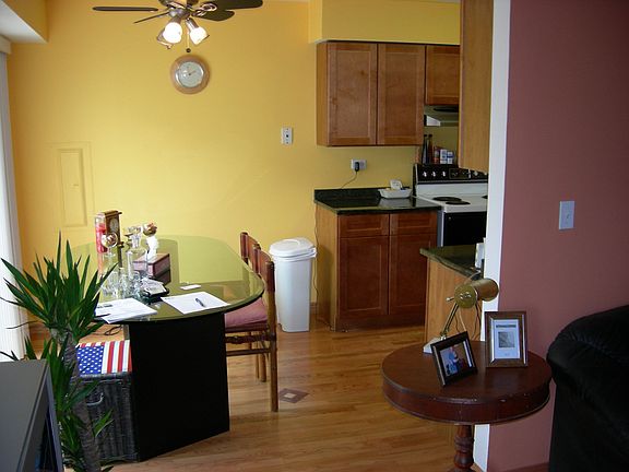 4th image of 610 Academy Ct