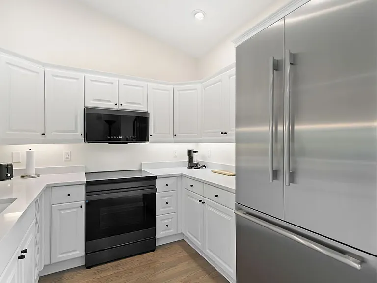 350 Firehouse Ct — Photo 14