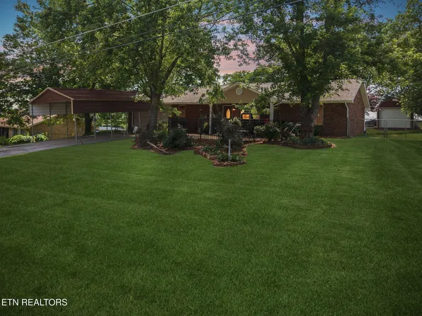 216 Helton St, Kodak, TN 37764