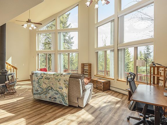 2nd image of 840 Pickering Dr