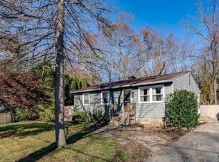 68 Cornflower St, Springfield, MA 01118