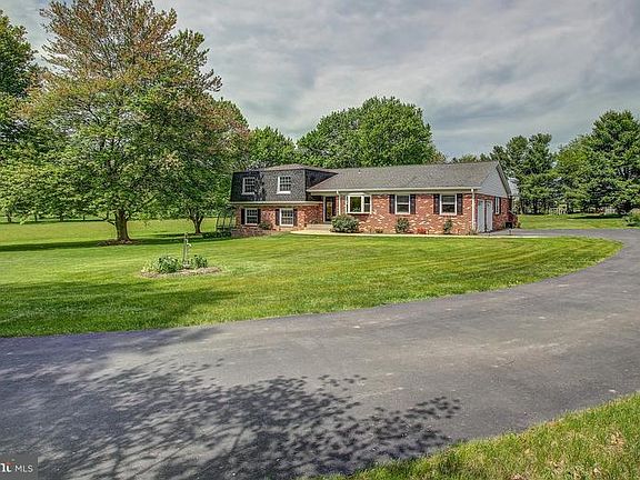 2nd image of 11920 Airlea Dr