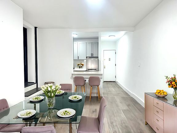 2nd image of 998 Amsterdam Ave APT 1B