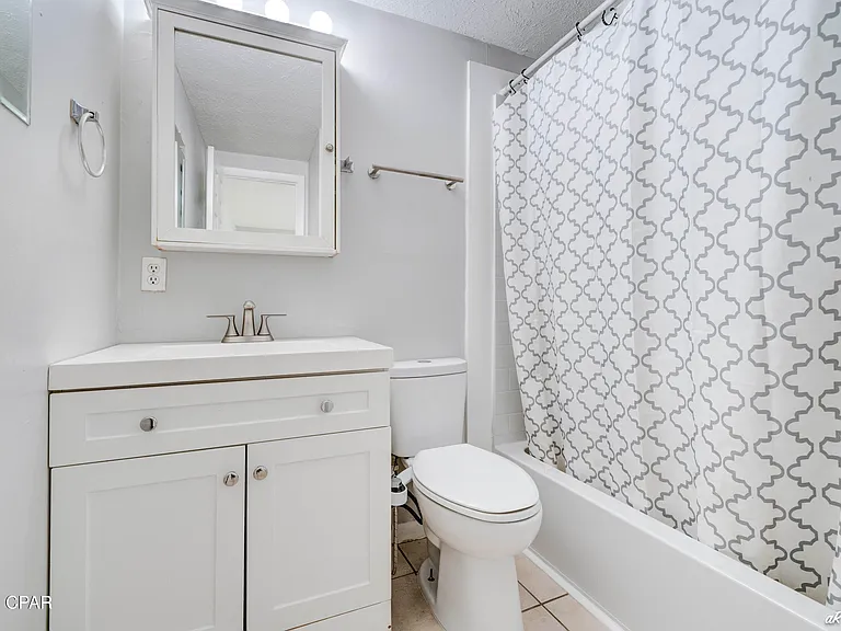 1125 Bradley Cir — Photo 16