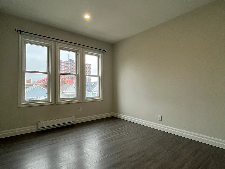 738 Windsor Ave #3 — Photo 11