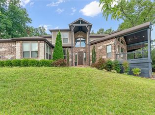 576 E Champion Dr, Fayetteville, AR 72703