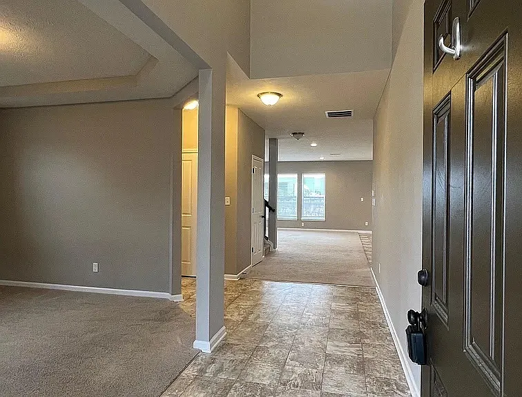 1443 Classic Ave — Photo 2