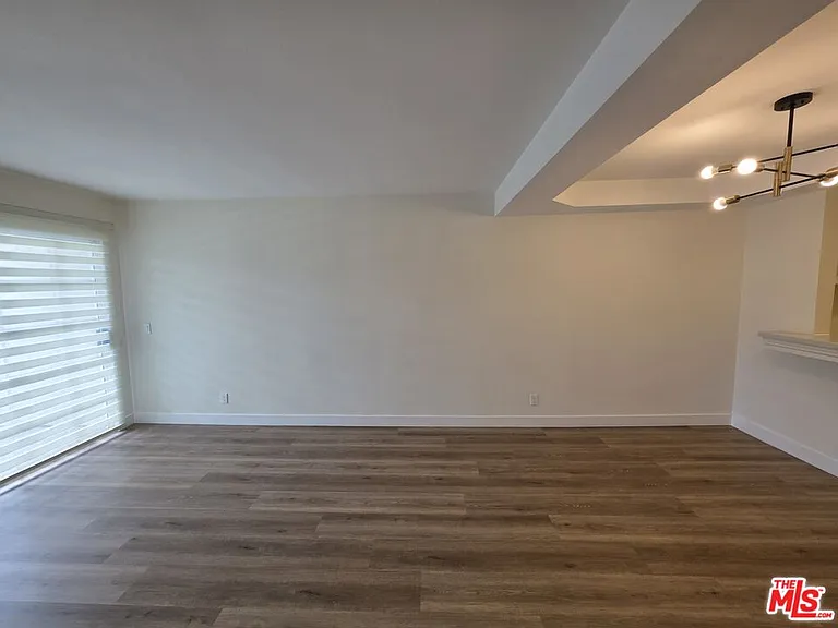 535 W 4th St #110 — Photo 45