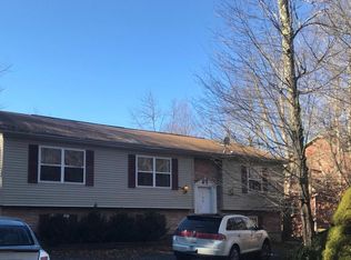 297 Lake Rd, Tobyhanna, PA 18466