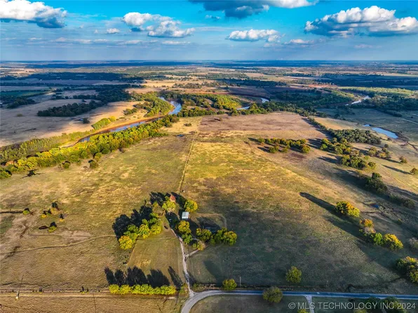 37999 County Rd, Wynnewood, OK 73098