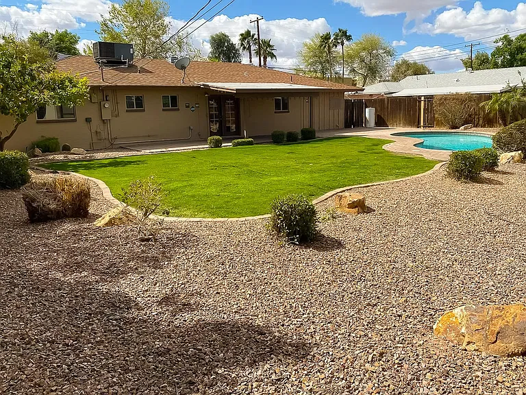 3310 E Earll Dr — Photo 2