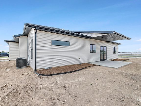 2nd image of 995 Kelsey Creek Way