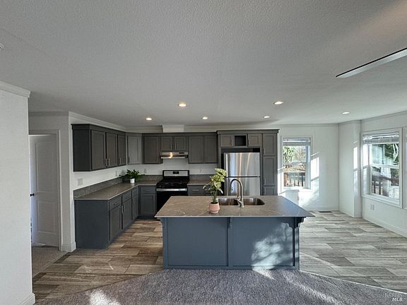 4th image of 47 Shadyleaf Court
