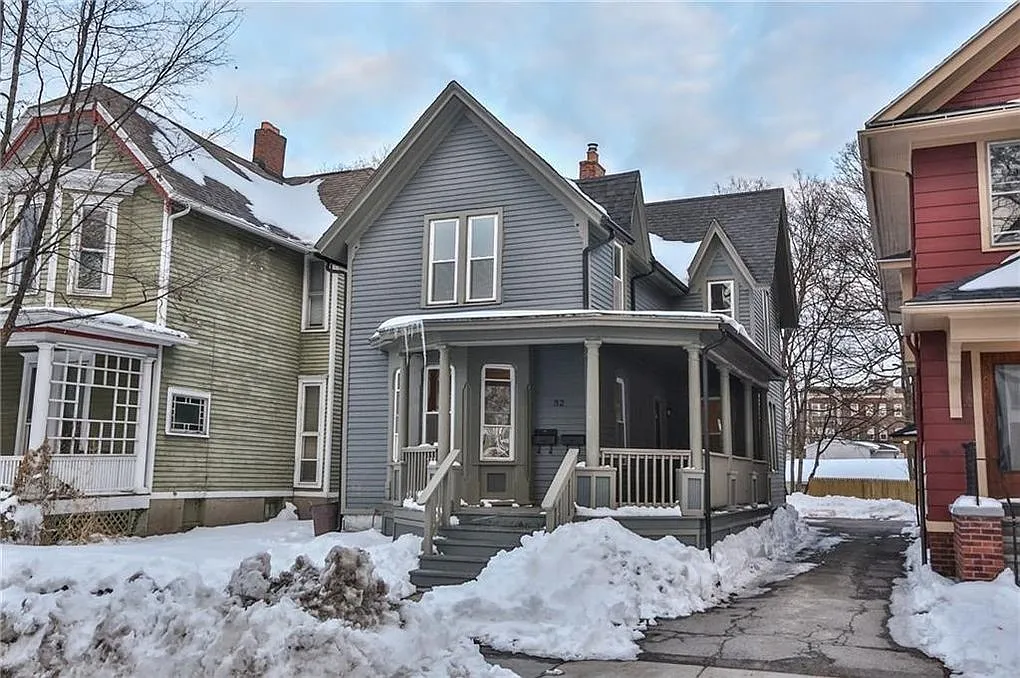 3 bed, 1.0 bath, 2613 sqft, $1,850 — Photo 1