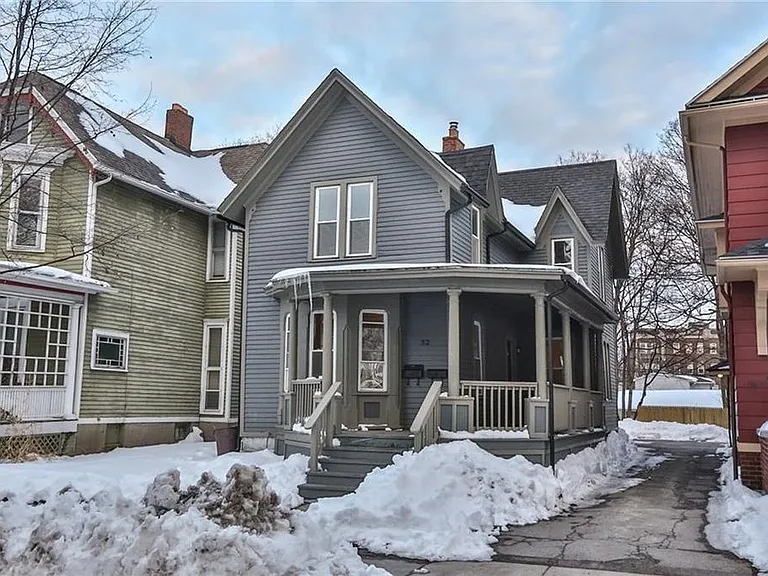 32 Rowley St — Photo 1