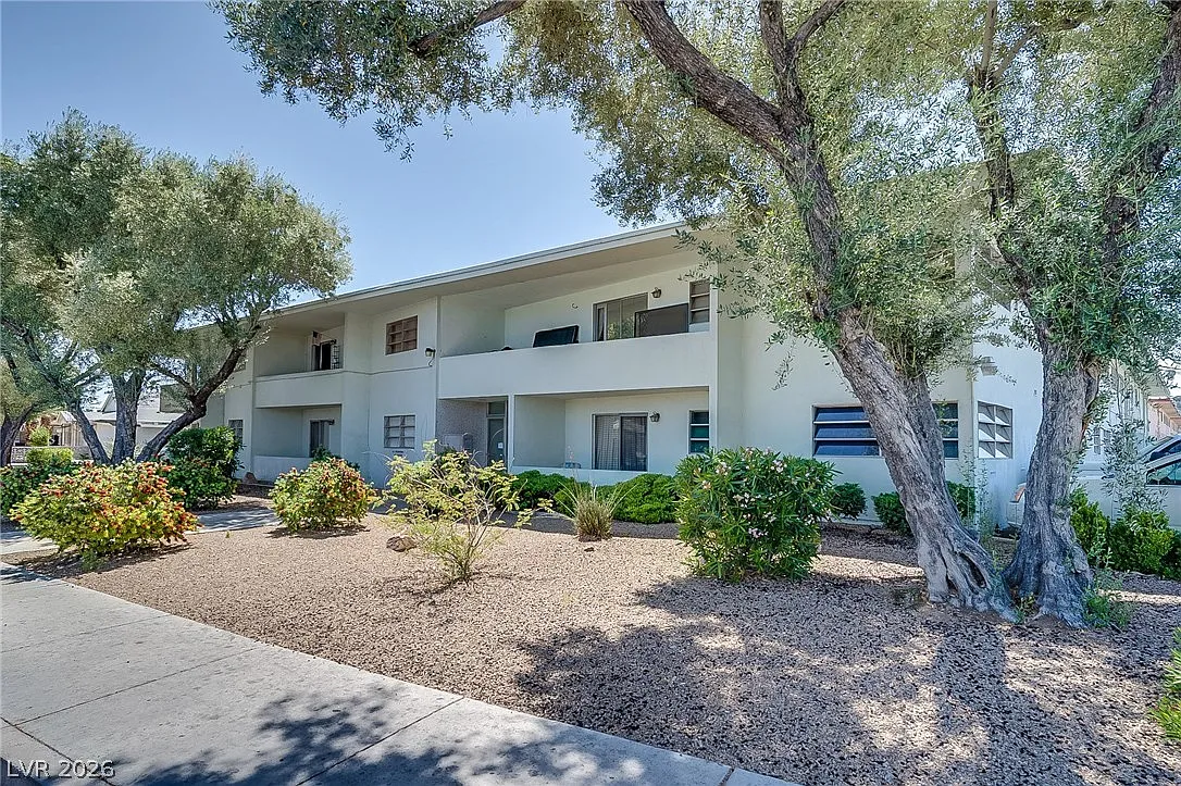 2 bed, 868 sqft, $1,250 — Photo 1