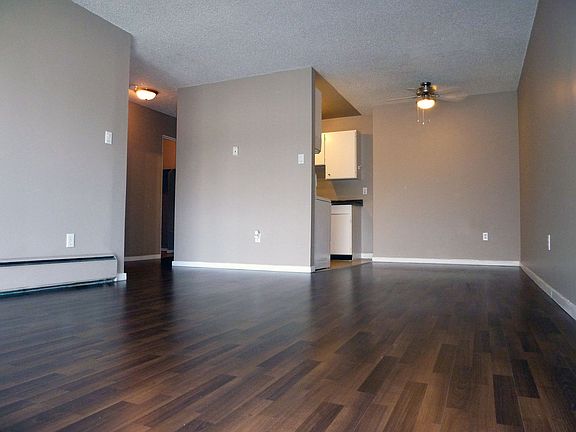 4th image of 14921 104th Ave #2-bedroom