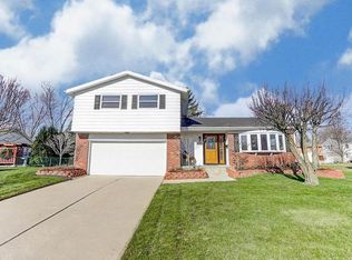 2517 Carousel Dr, Springfield, OH 45503