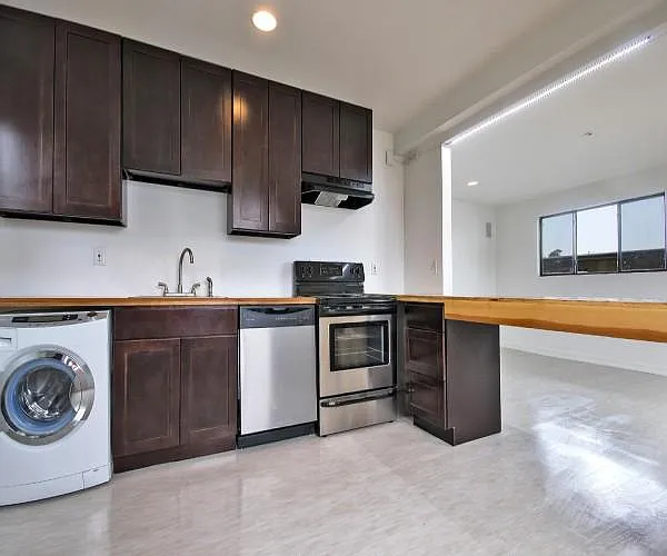635 N Scott St — Photo 10