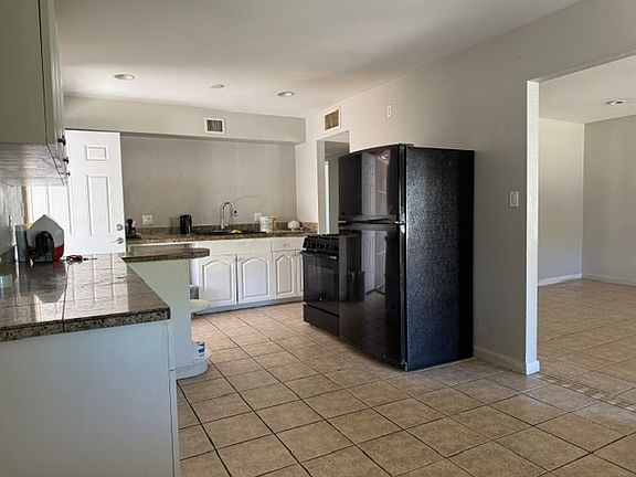 2nd image of 2530 N 30th St