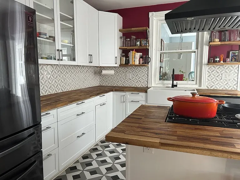 135 E 8th Ave — Photo 10