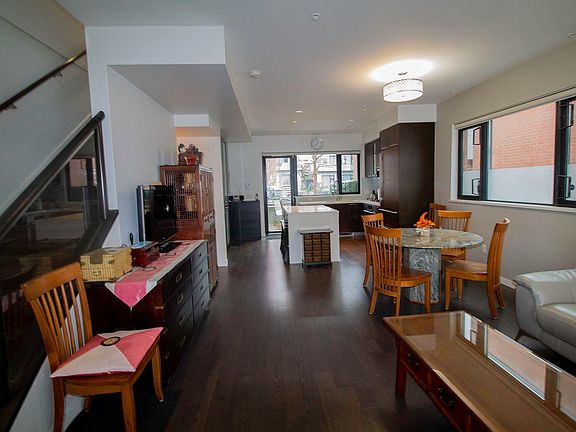 3rd image of 6358 Ash St #6358