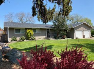 3264 W Lorraine Ave, Roseburg, OR 97471