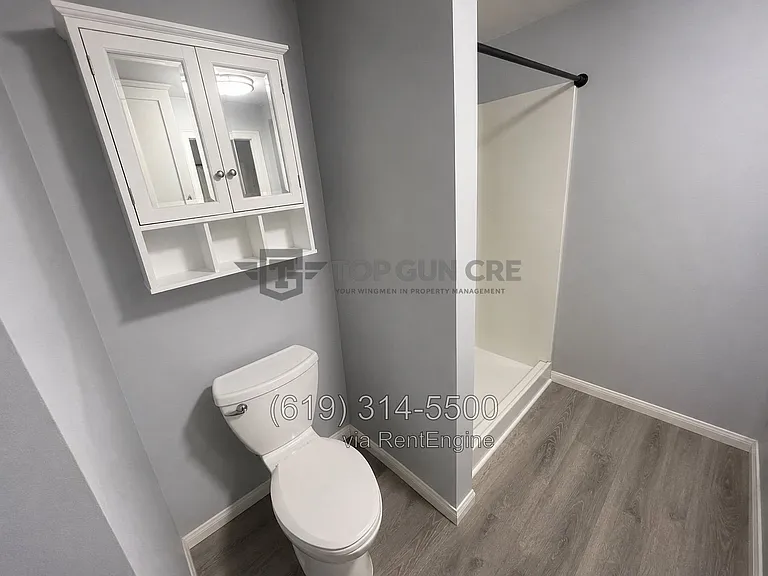 134 W Hawthorn St #17 — Photo 5