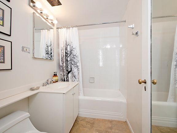 4th image of 350 W 57th St APT 9C
