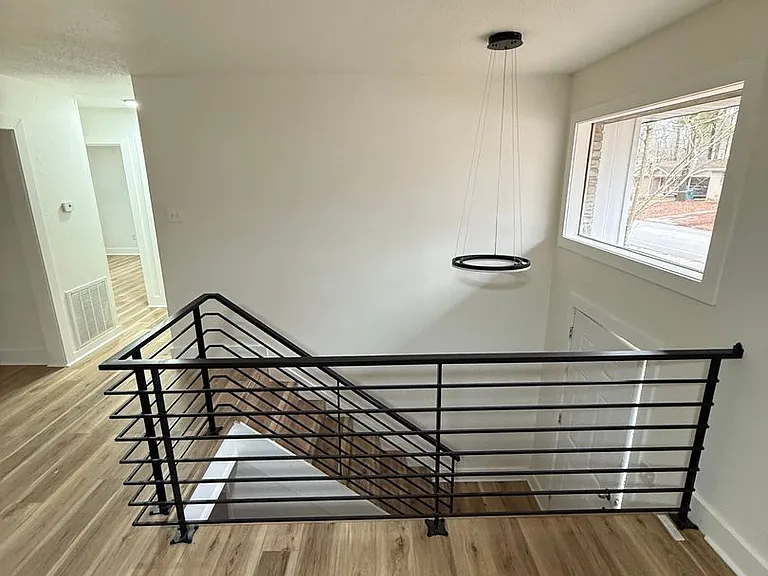 1501 Chris Dr — Photo 5